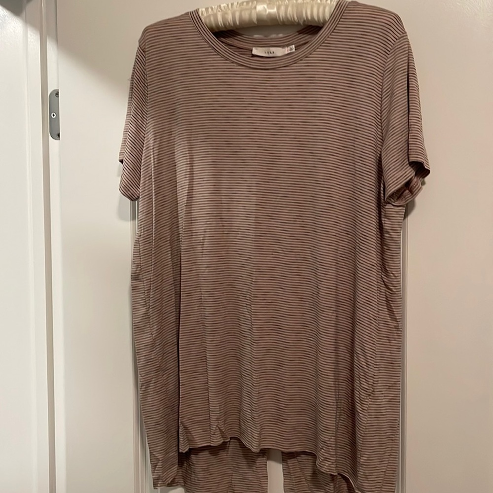 Split open back short sleeve top. Soft. NWT